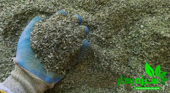 بهترین انواع سبزی خشک آش رشته